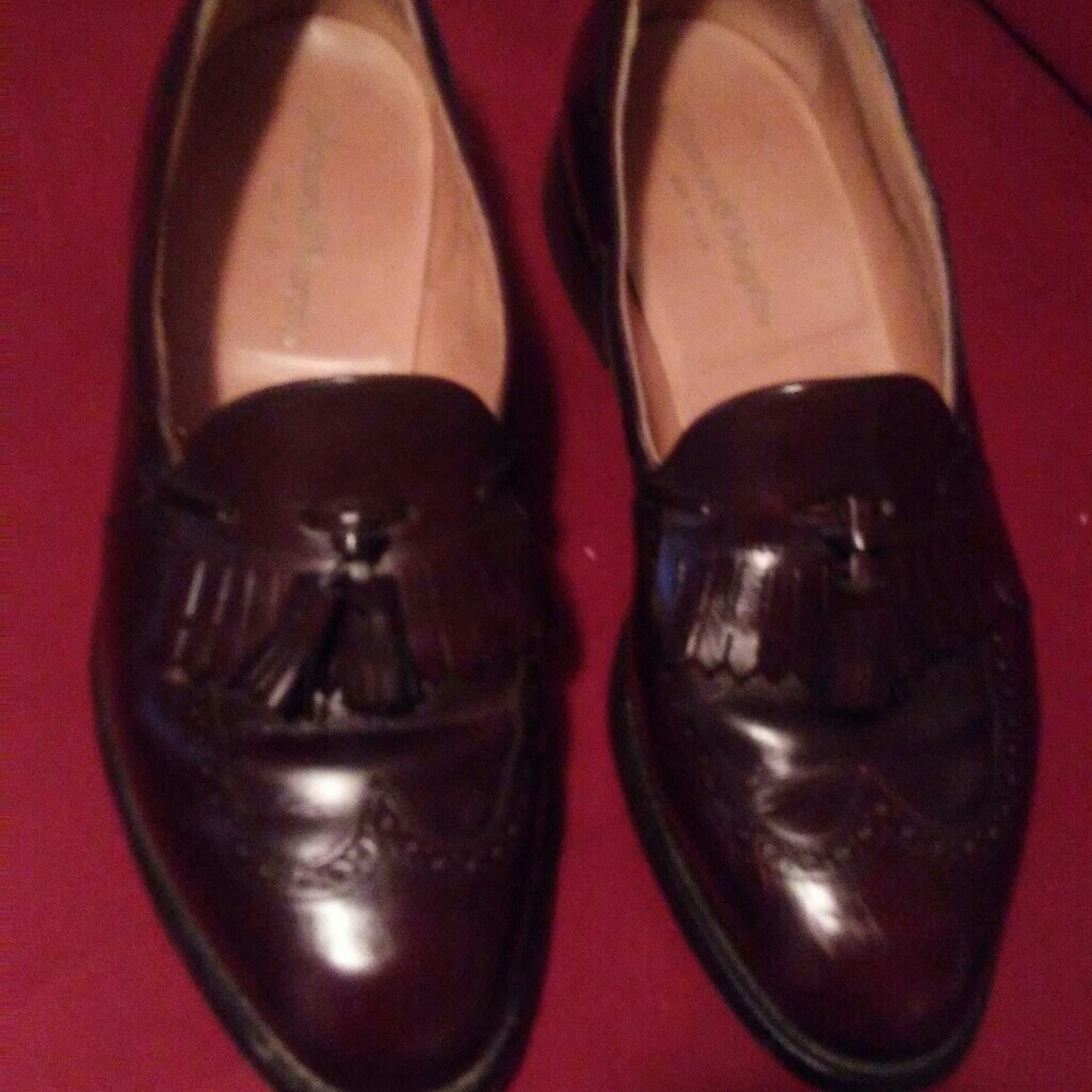 Johnston&Murphy tassle wingtips